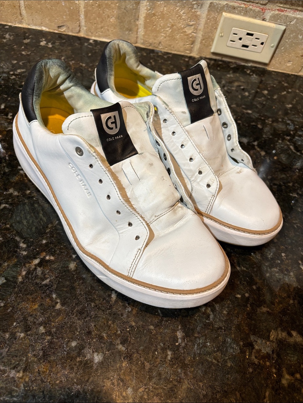 Cole haan white leather sneakers! Men’s 10.5